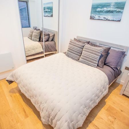 Stylish And Clean 1 Bed Apartment Maidenhead Town Center Bagian luar foto