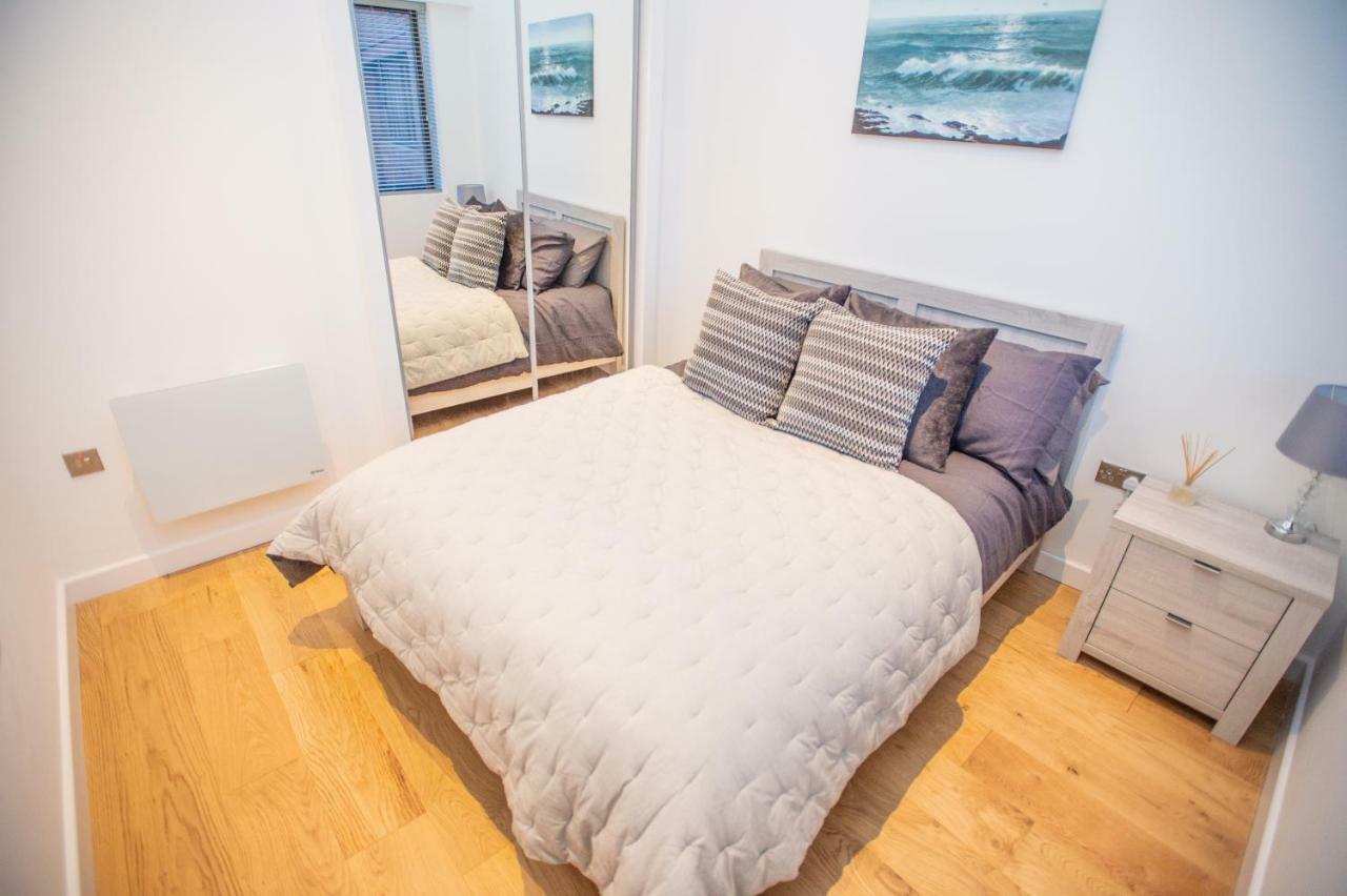 Stylish And Clean 1 Bed Apartment Maidenhead Town Center Bagian luar foto