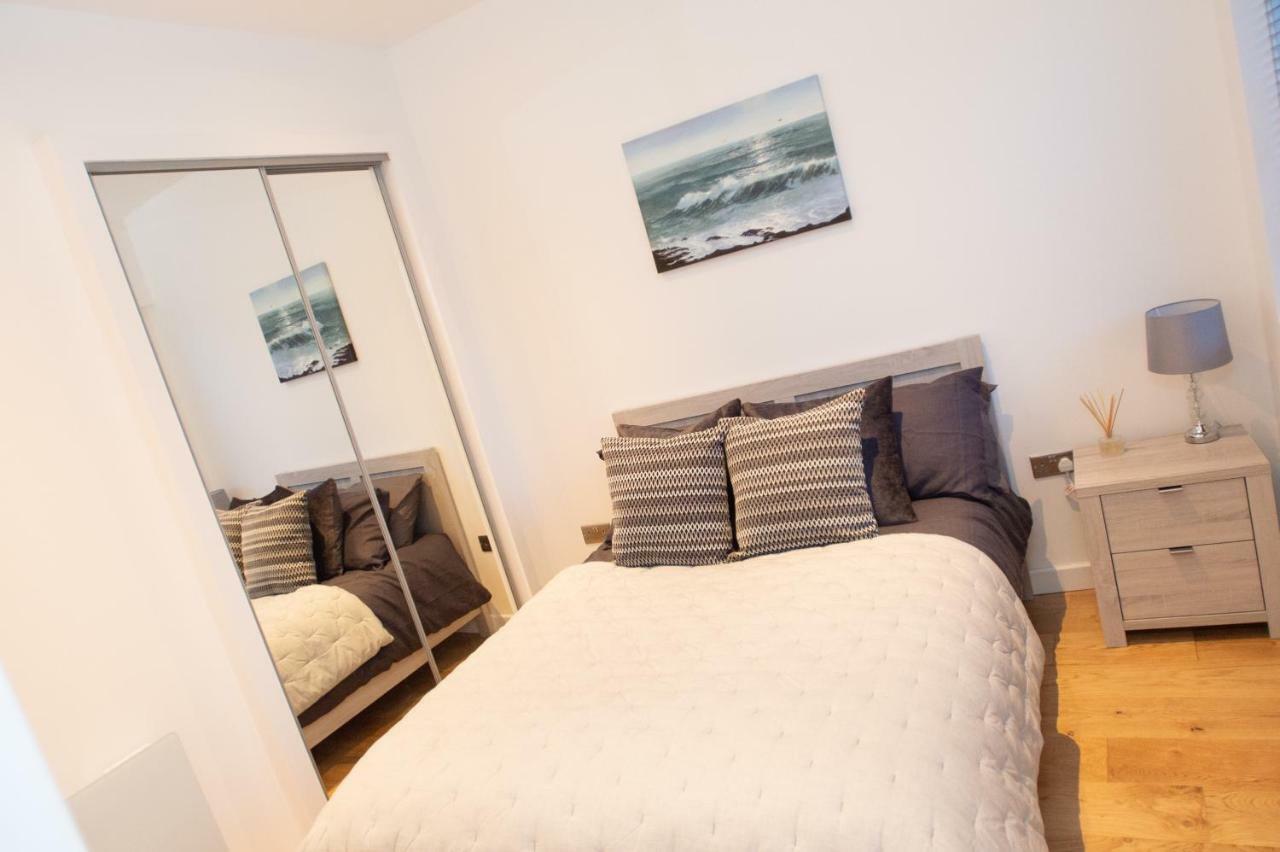 Stylish And Clean 1 Bed Apartment Maidenhead Town Center Bagian luar foto