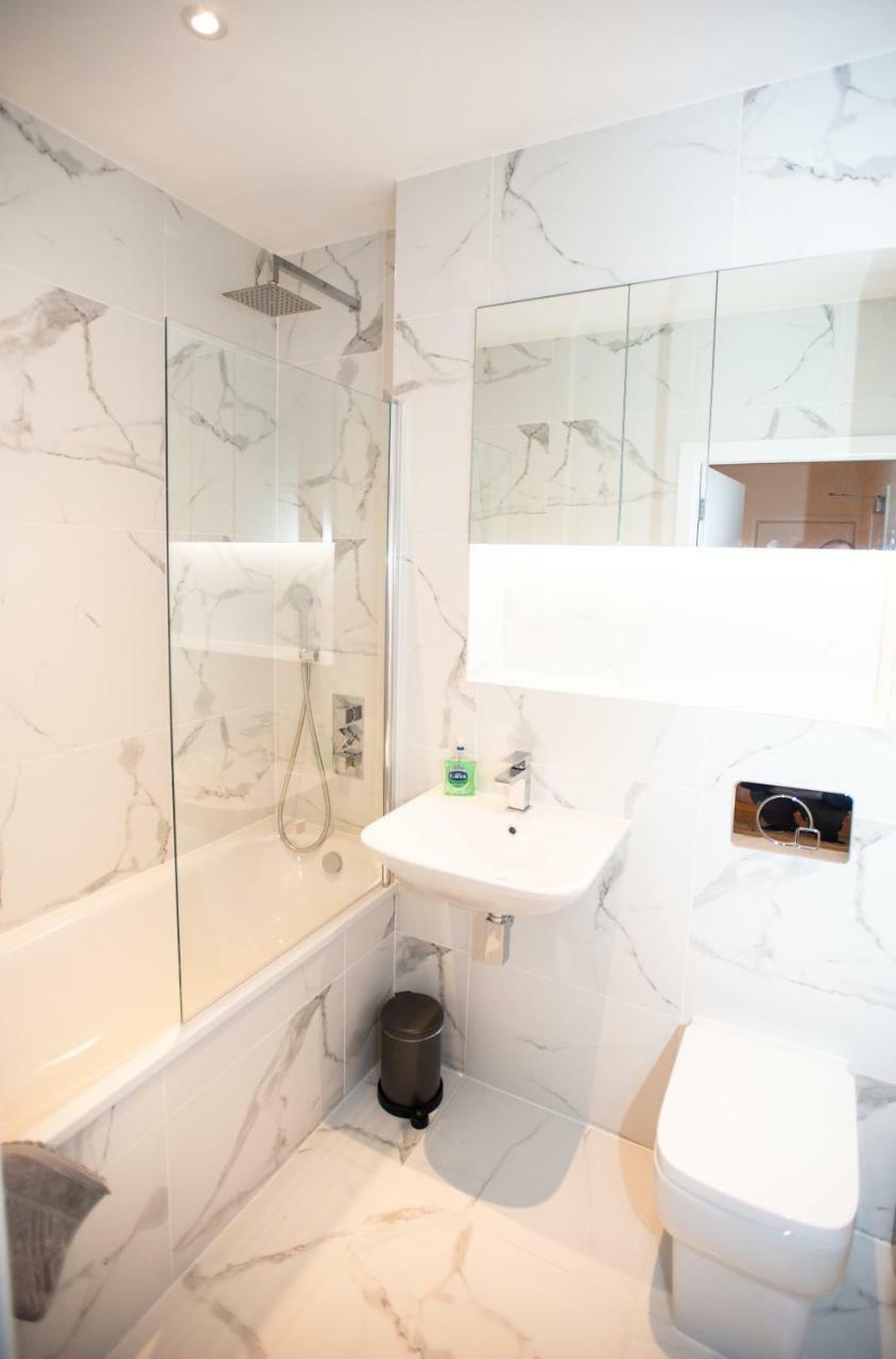 Stylish And Clean 1 Bed Apartment Maidenhead Town Center Bagian luar foto