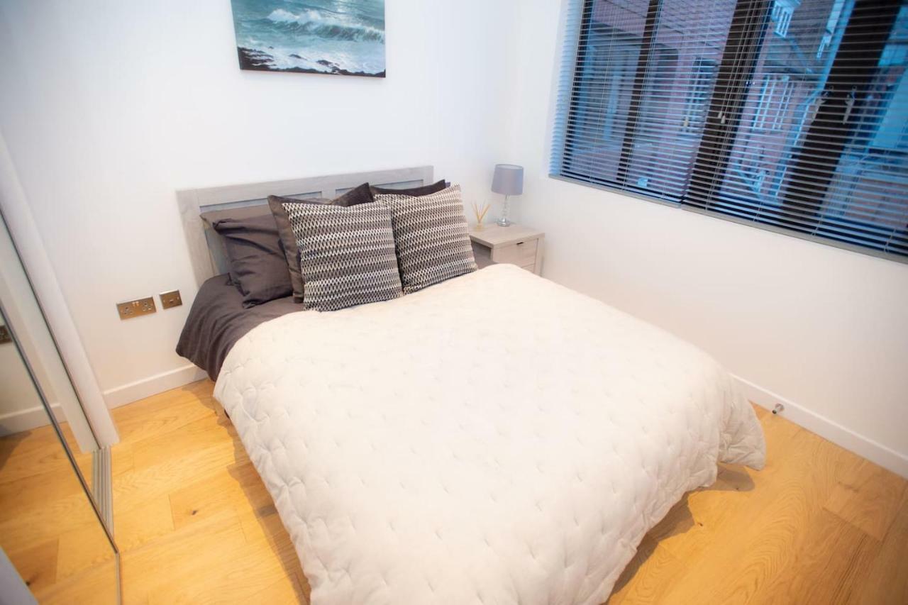 Stylish And Clean 1 Bed Apartment Maidenhead Town Center Bagian luar foto