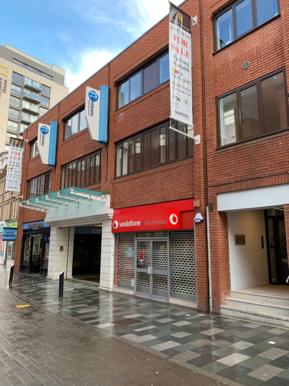 Stylish And Clean 1 Bed Apartment Maidenhead Town Center Bagian luar foto